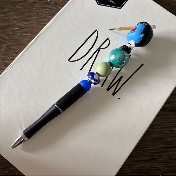 Disney Doorables: Star Wars: Grand Admiral Thrawn handmade beaded pen - Picture 2 of 3